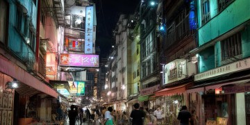 建国社区是由建国物业负责管理吗？